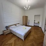 On Knyazya Romana 아파트 *