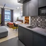 On Knyazya Romana 아파트