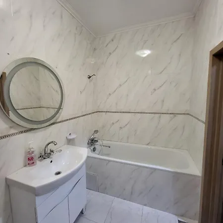 On Knyazya Romana Apartman *